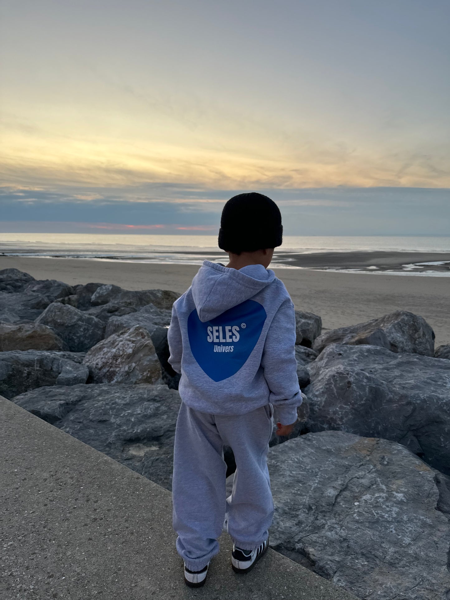 Sweat à capuche "baby blue heart" gris kids