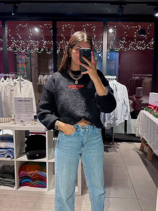 Pull “fluffy“ noir