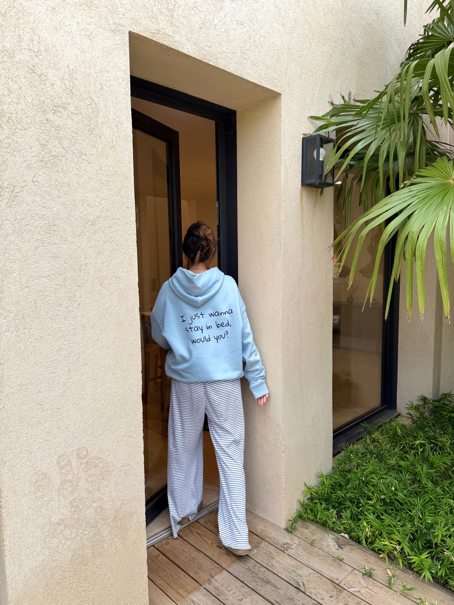 Sweat à capuche bleu "Stay in bed"