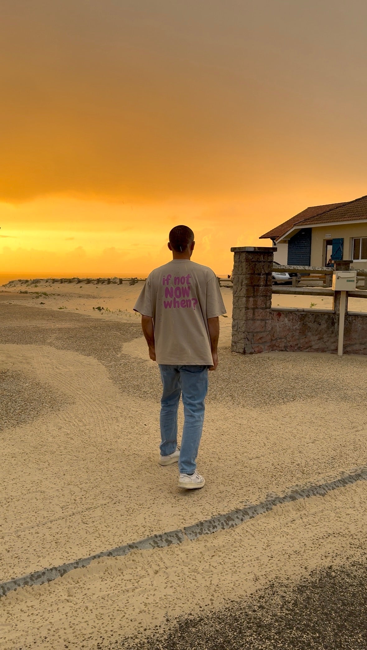 T-shirt sable "Now"